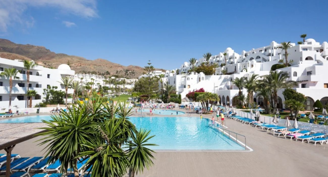 Un brote de norovirus ha dejado casi 100 afectados por el momento en Mojácar (Almería).