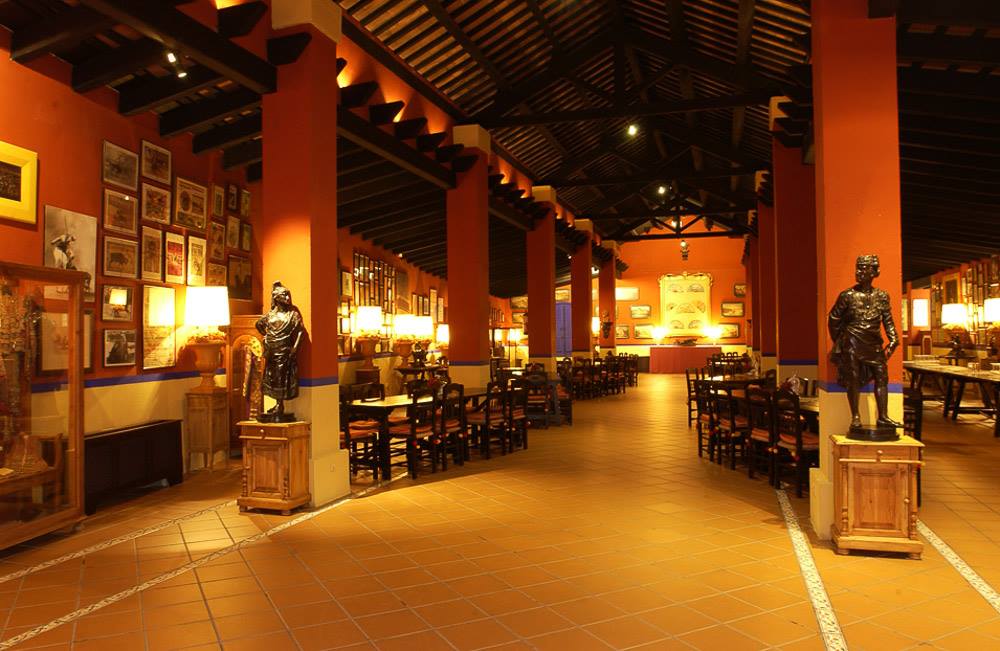 "Electoralismo cofrade" en Jerez: de pedir 468.000 euros a regalo a coste cero. En la imagen de archivo, el antiguo museo taurino.