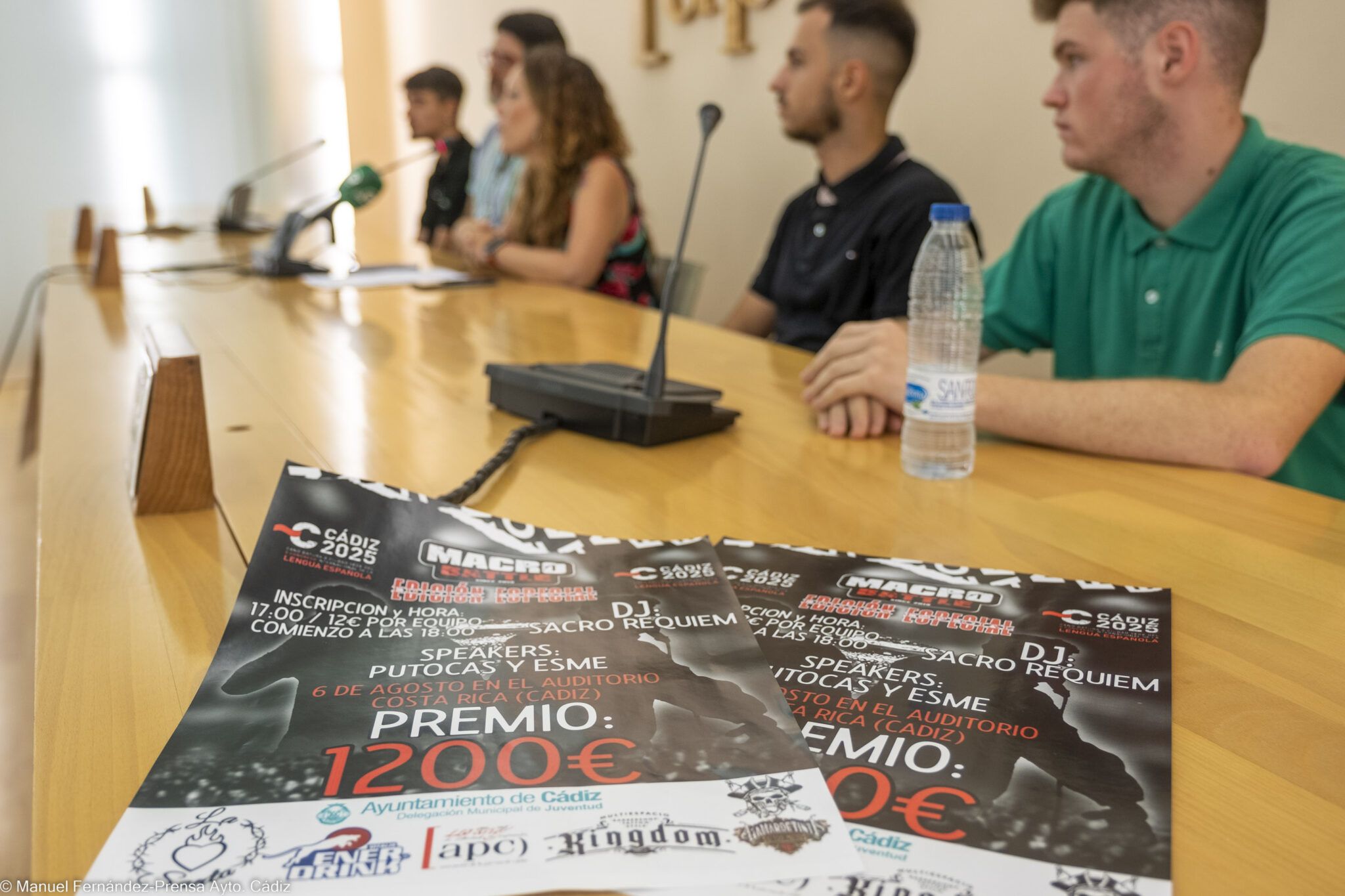 Presentación de la macro batalla de gallos en Cádiz