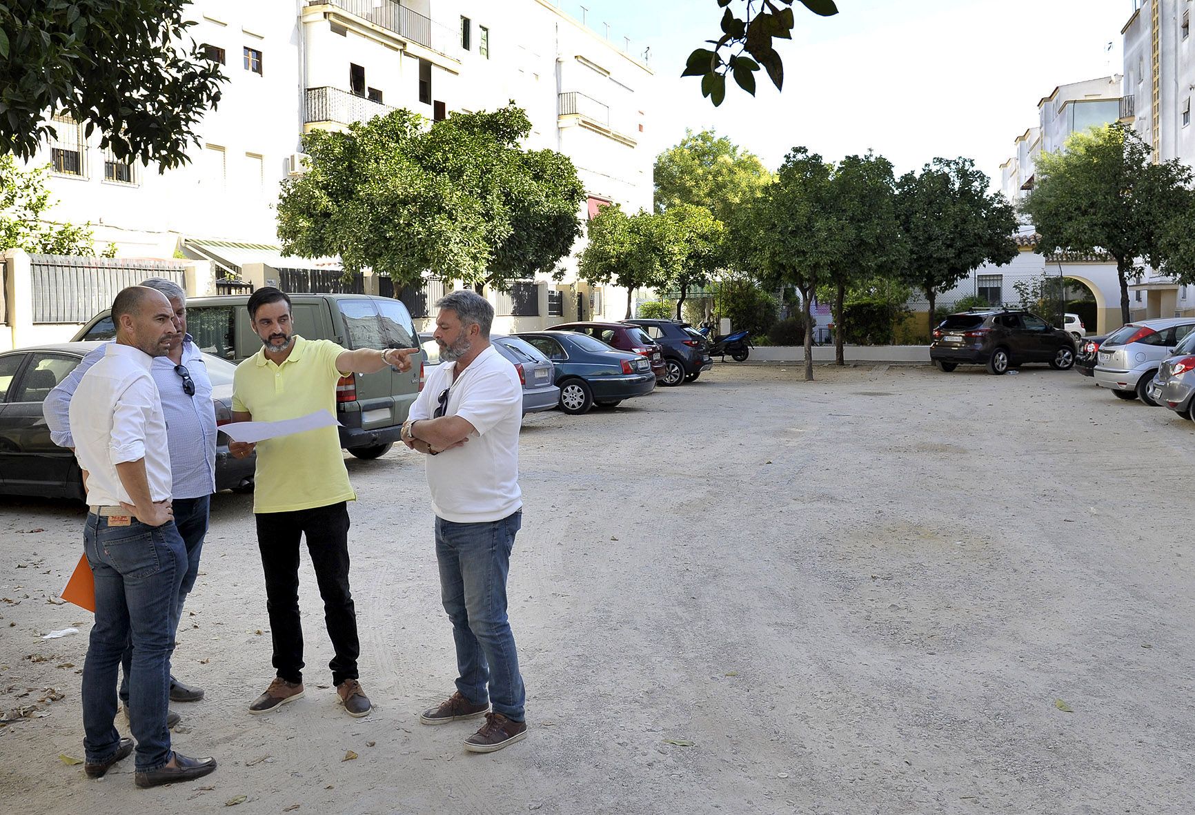 Los ediles Díaz y Pérez, en la barriada España.