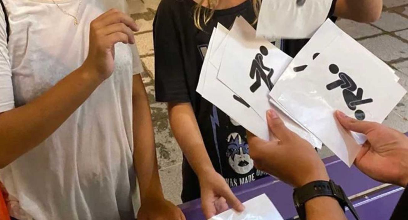 Adivinar posturas del Kamasutra era una de las pruebas de la gincana sexual.