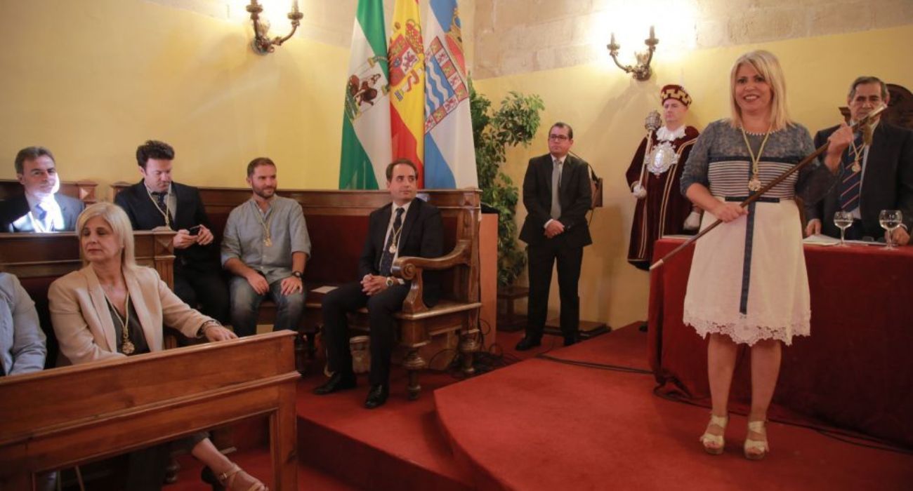 Mamen Sánchez y María José García-Pelayo, en la investidura como alcaldesa de la primera.