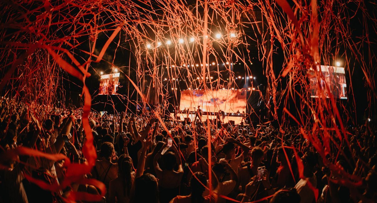 Una imagen de la actuación de Myke Towers en el Puro Latino de El Puerto.