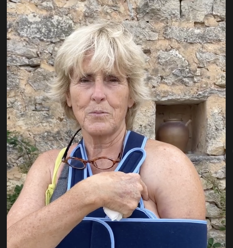 Imagen de Mercedes Milá tras sufrir un accidente de bicicleta en Francia.