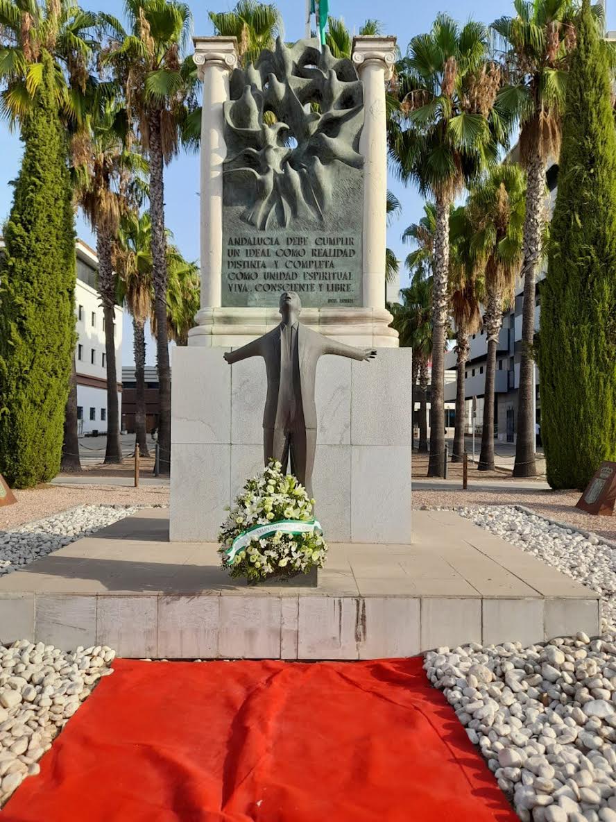 Ofrenda floral del Ayuntamiento de Cádiz a Blas Infante en el 86º aniversario de su asesinato.