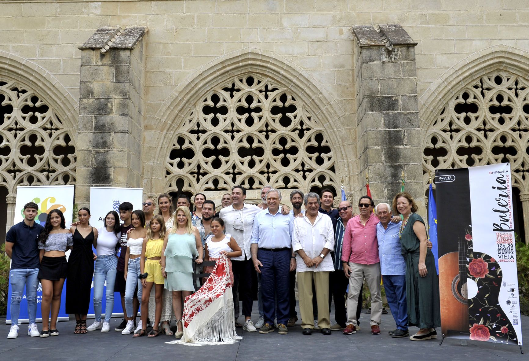 La alcaldesa Mamen Sánchez con artistas que participan en la Fiesta de la Bulería.