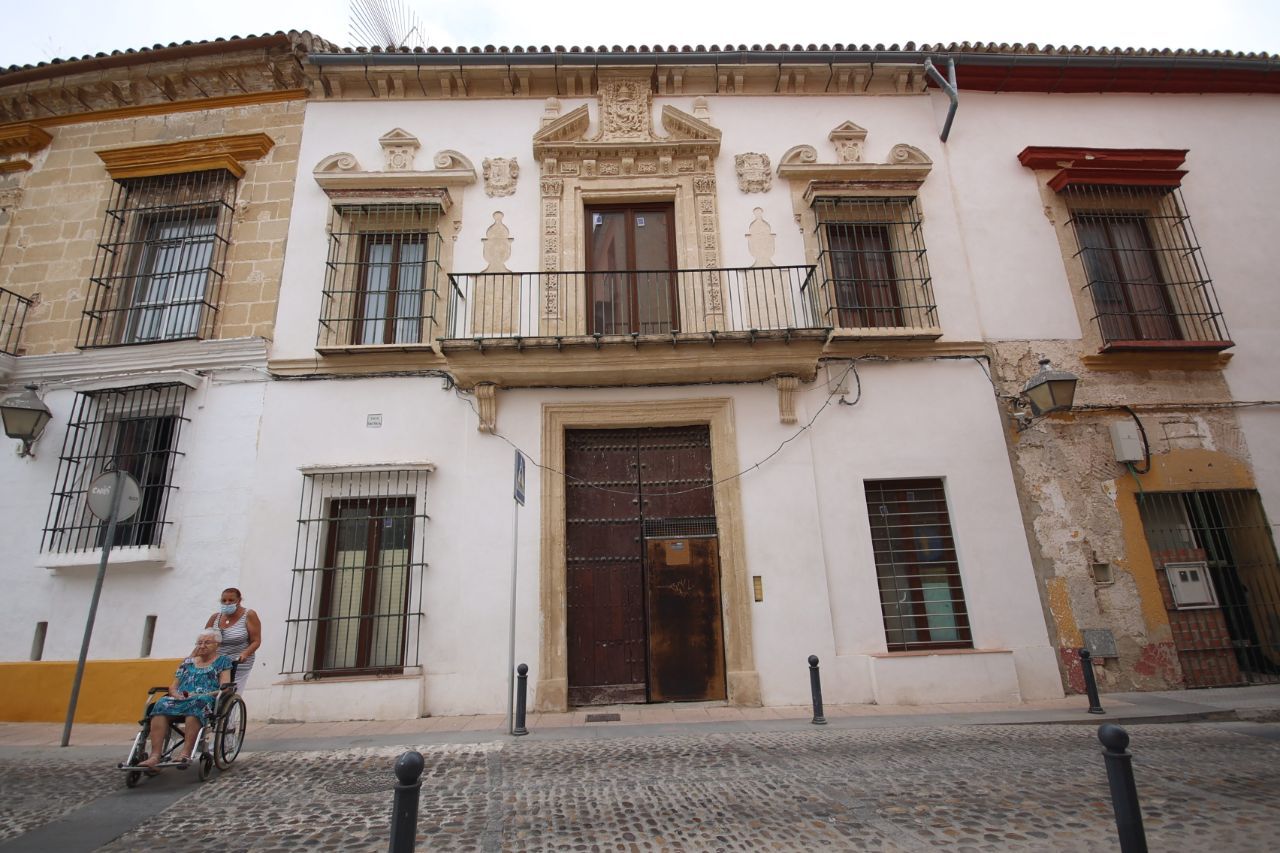 Fachada de la casa-palacio de Ramón de Cala, en Jerez.