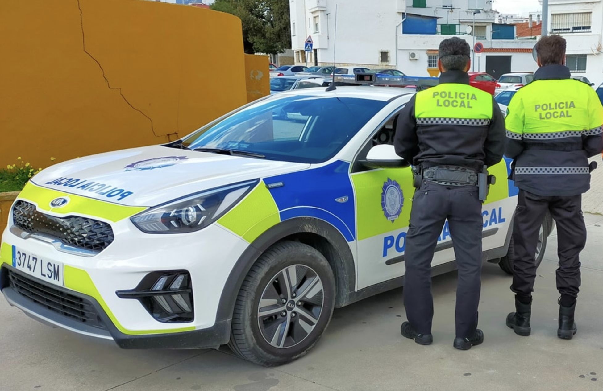 Agentes de la Policía Local de Algeciras detuvieron a un anciano por conducir ebrio.