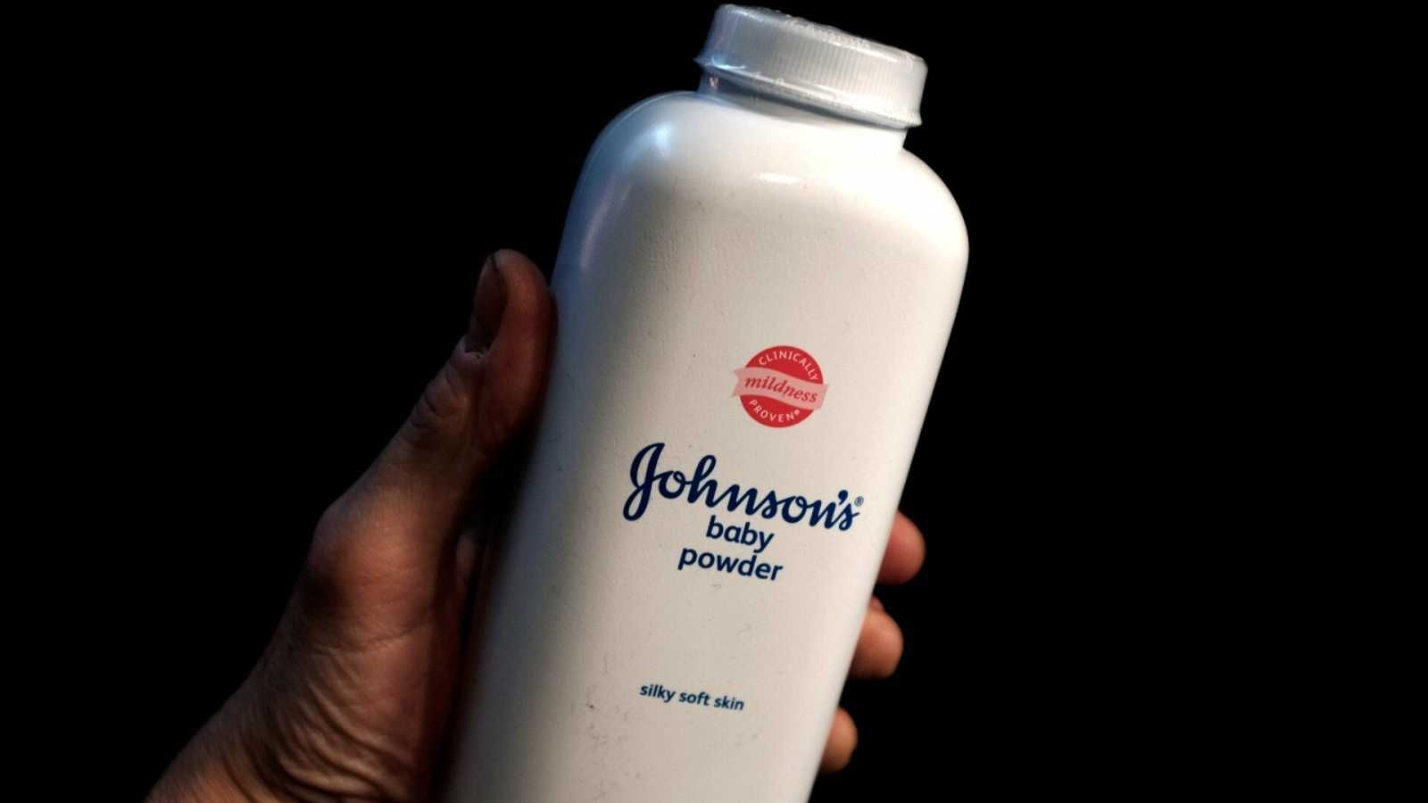 Johnson & Johnson suspende la venta de sus polvos de talco por 38.000 denuncias por provocar cáncer