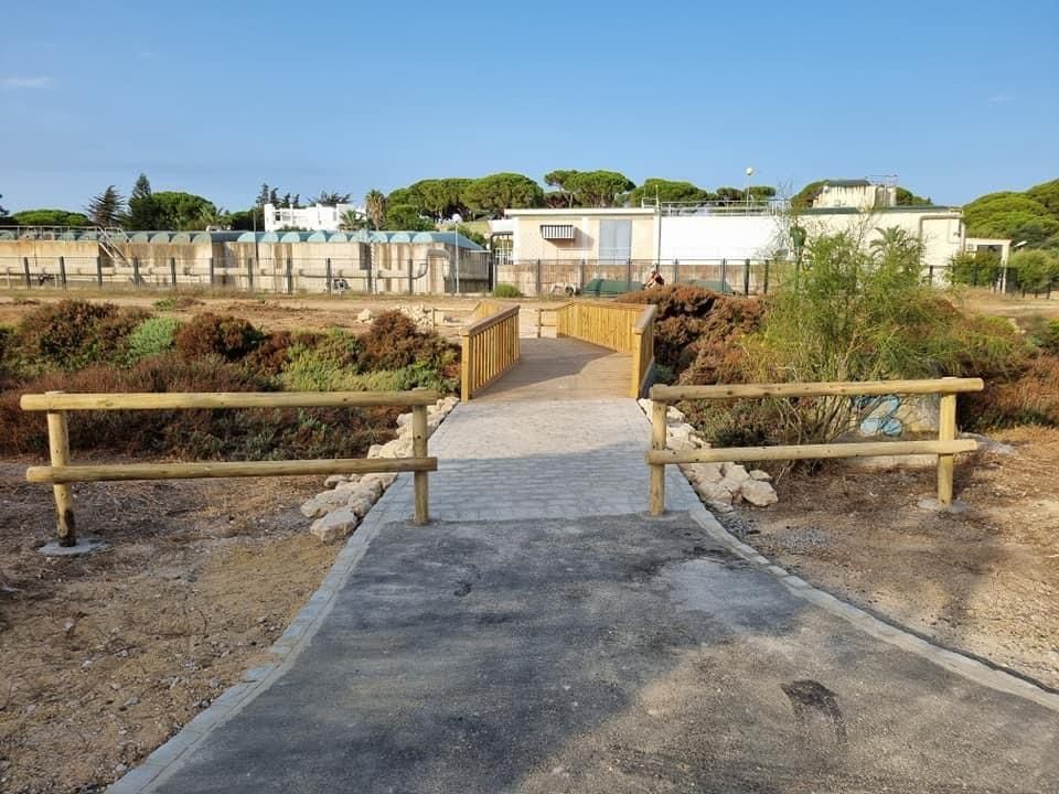 La nueva pasarela en el arroyo Carrajolilla, en Chiclana.