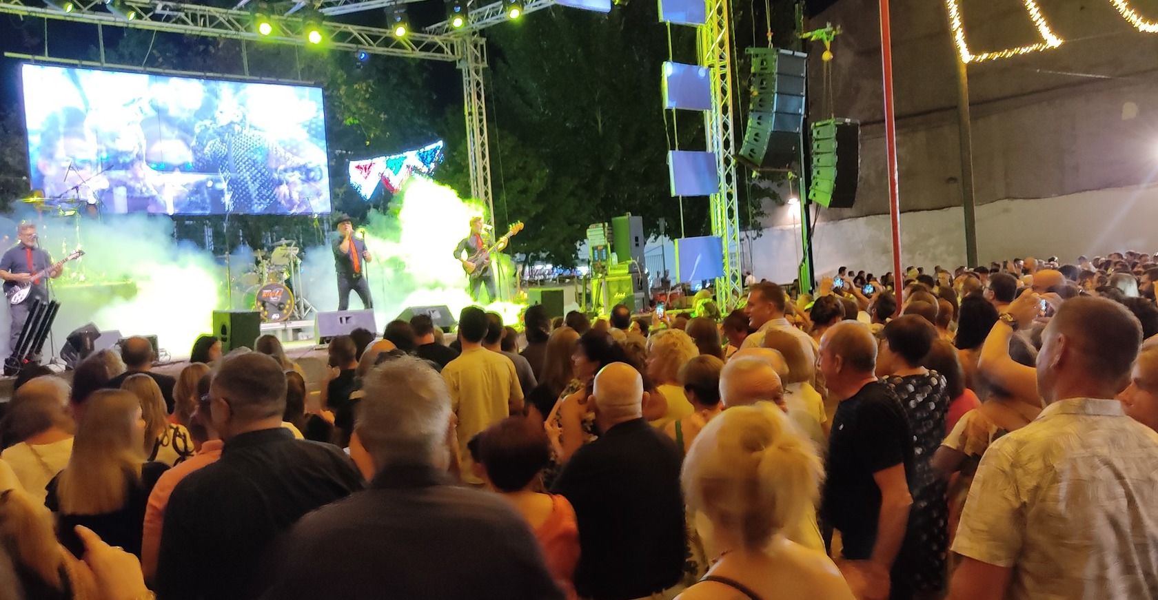 Un concierto durante las fiestas de Íllora, en las que ha muerto un joven tras una pelea.