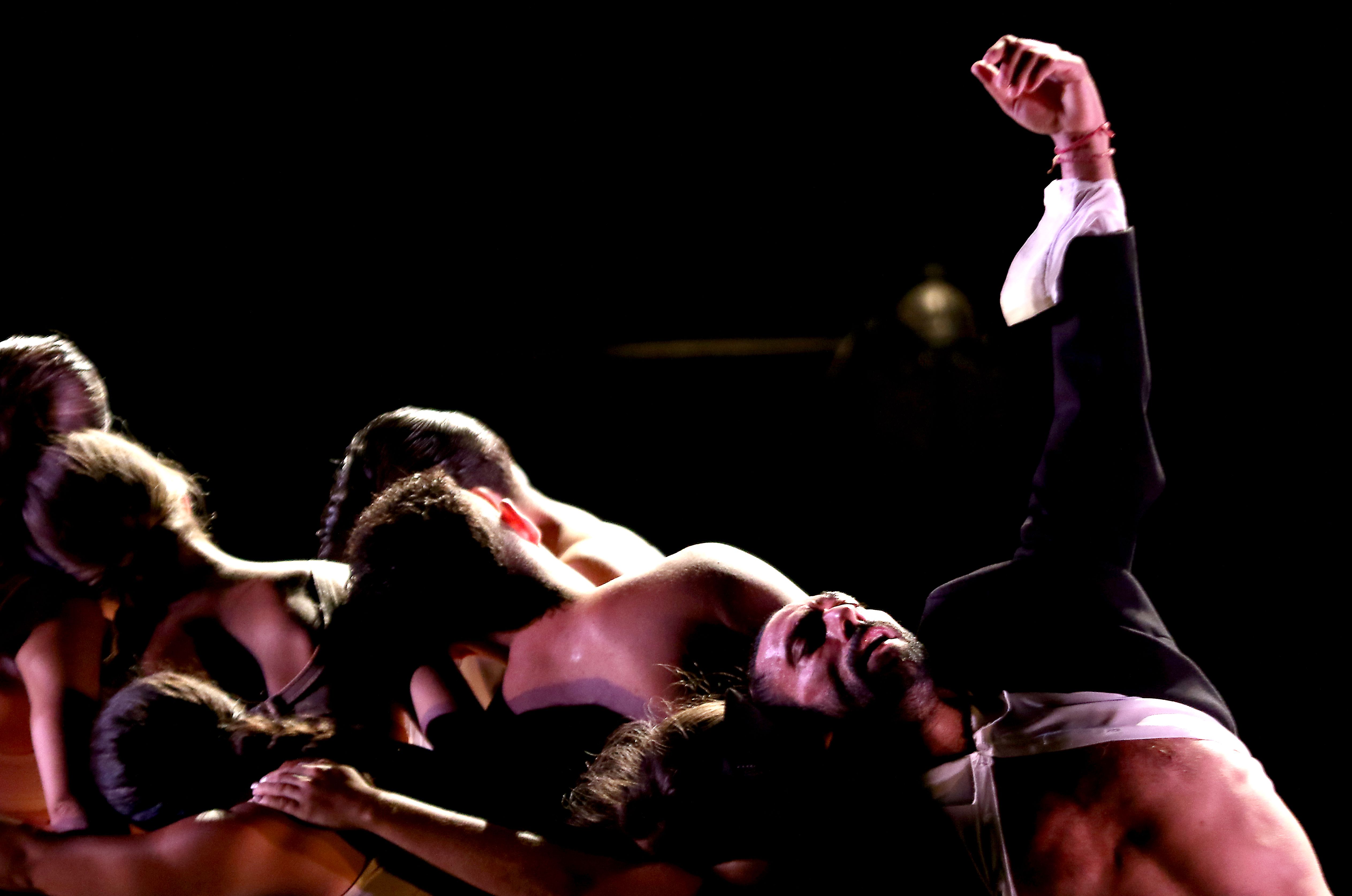 Denuncian posibles irregularidades en el concurso público del contrato 'Lorca y Granada'. Un momento de 'Jondo. Del primer llanto, del primer beso', en una imagen de la Junta.