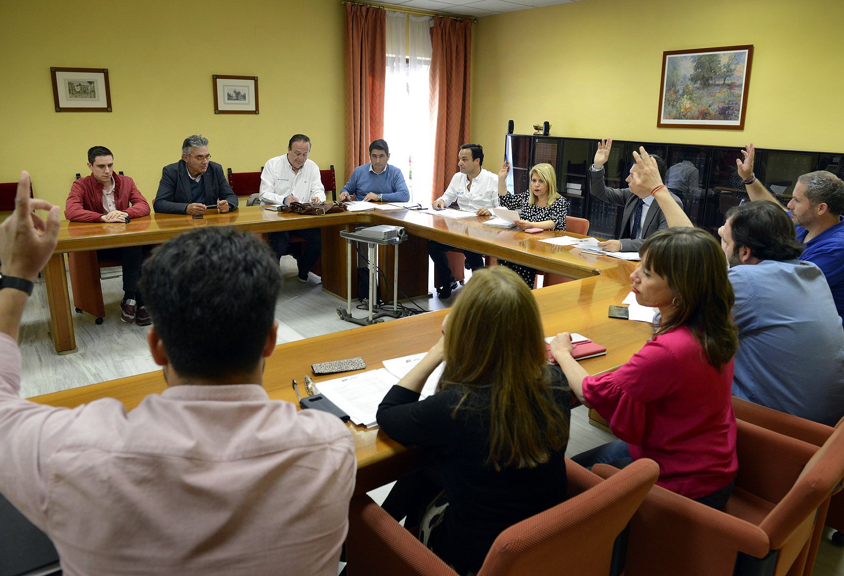 Reciente consejo de administración de Cirjesa, con la mayoría de grupos políticos respaldando sus cuentas, salvo el PP. 