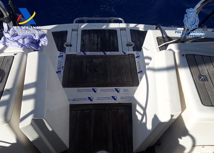 Cocaína escondida en el narco velero