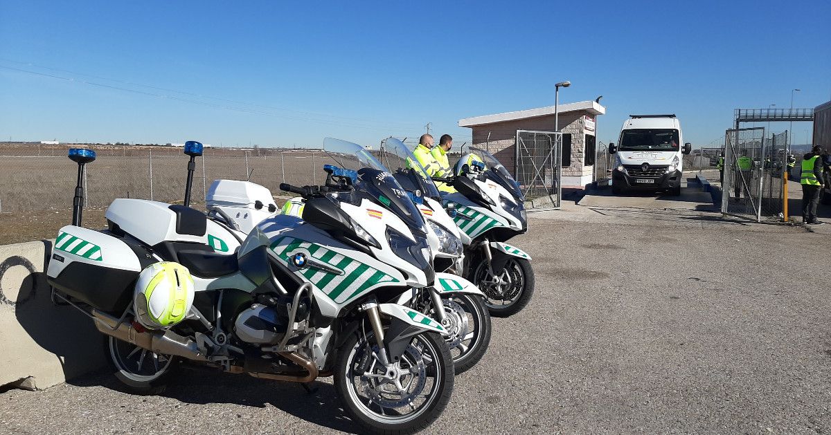 La Guardia Civil de Tráfico ha acudido a los accidentes con muertos en Huelva.