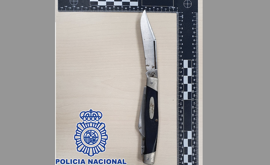 Navaja con la que atracaron en Jerez usando la técnica del 'mataleón'.