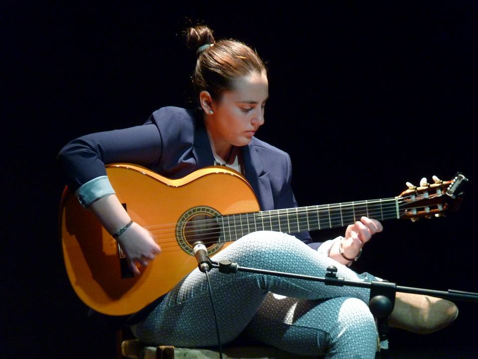 Alba Espert, guitarrista jerezana, en una actuación en la Sala Paúl.