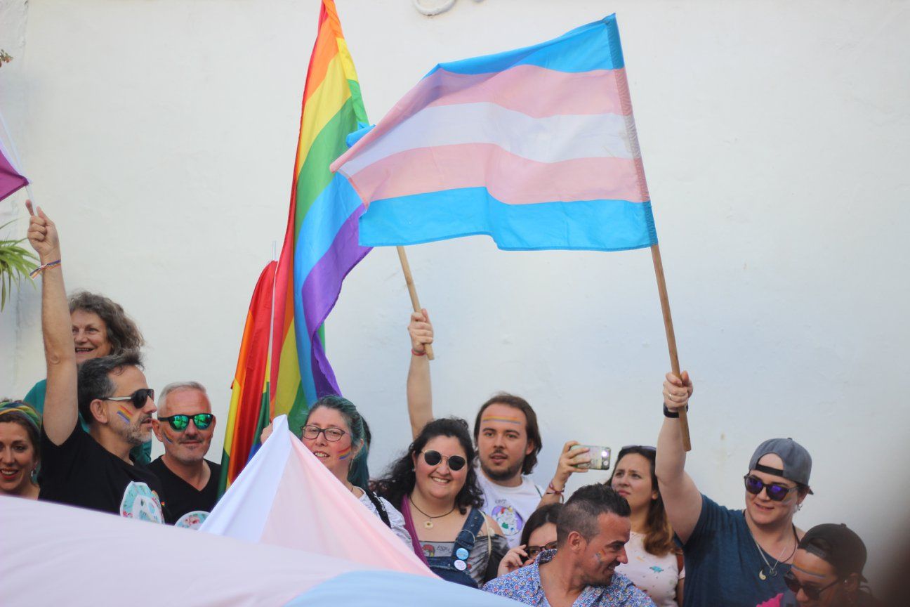 Un momento de la marcha del Orgullo Serrano en Arcos. FOTO: ASAMBLEA FEMINISTA DE CÁDIZ. 