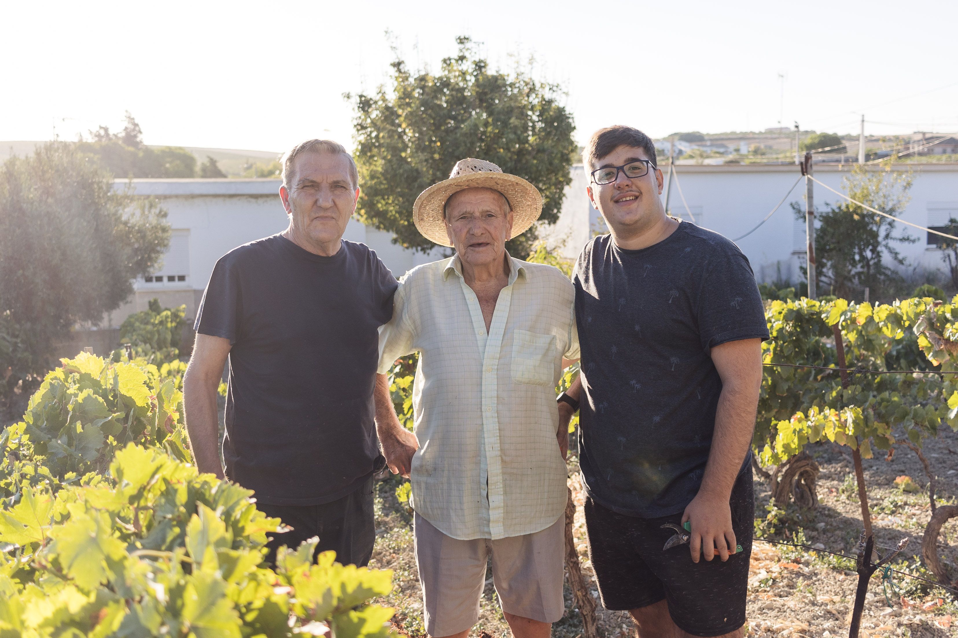 Paco Lara hijo, Paco Lara padre y su nieto Mario.
