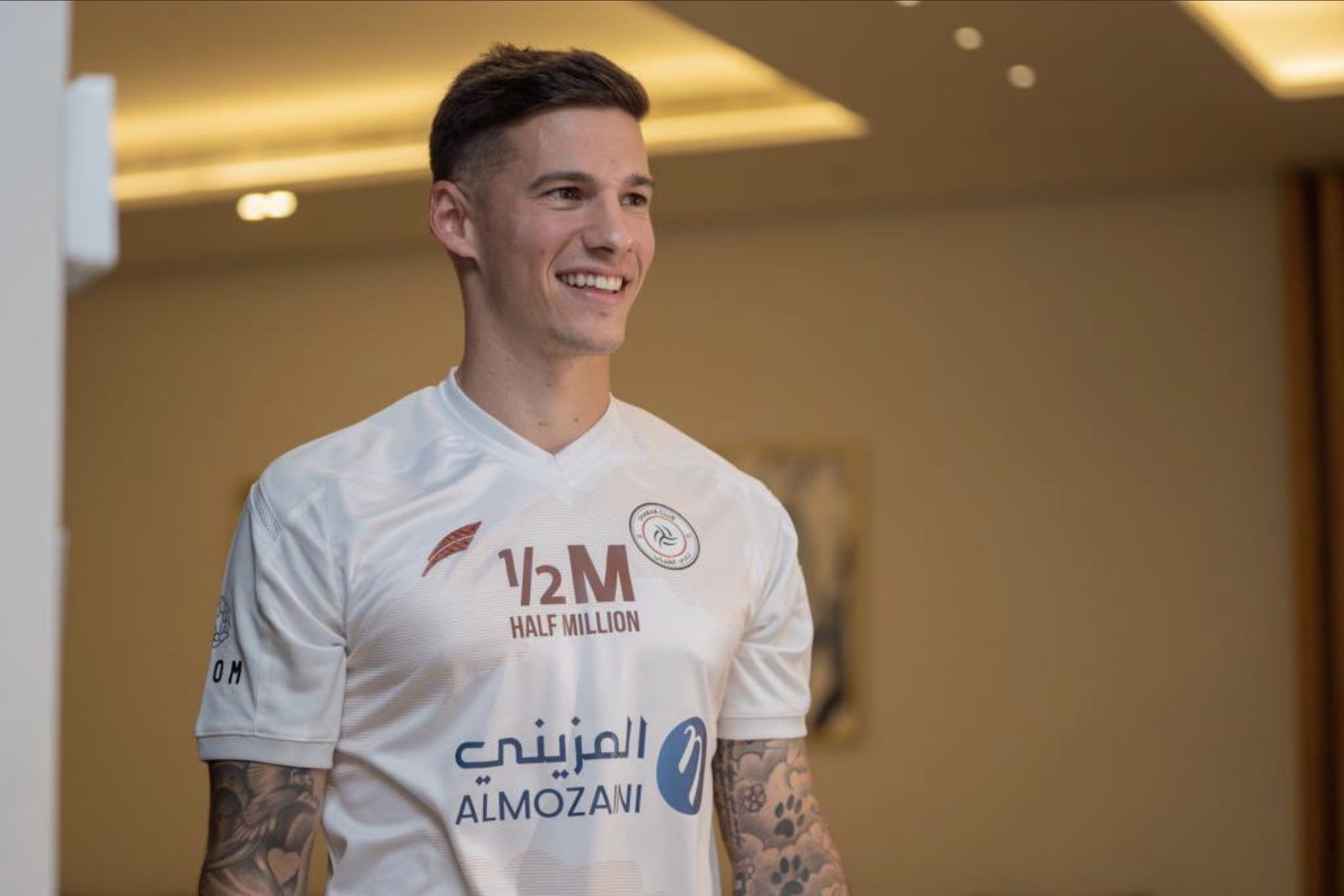 Santi Mina, con la camiseta de su nuevo equipo, el Al Shabab de Arabia Saudí. 