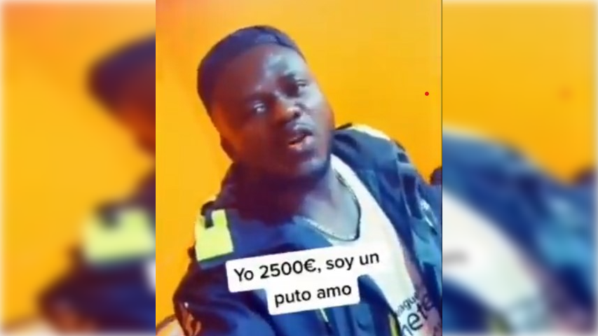 Un grupo de migrantes bromeando sobre los bulos de la ultraderecha.  16x9