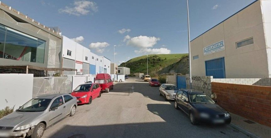 Zona del accidente.   GOOGLE MAPS.  "Una reyerta a las puertas de una discoteca de Tarifa con un intento de atropello deja heridos a un padre y su hijo"