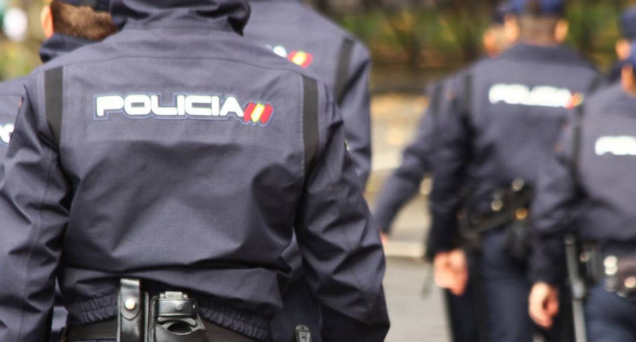 La Policía Nacional. Un hombre asesta cinco puñaladas a su exnovia en La Línea