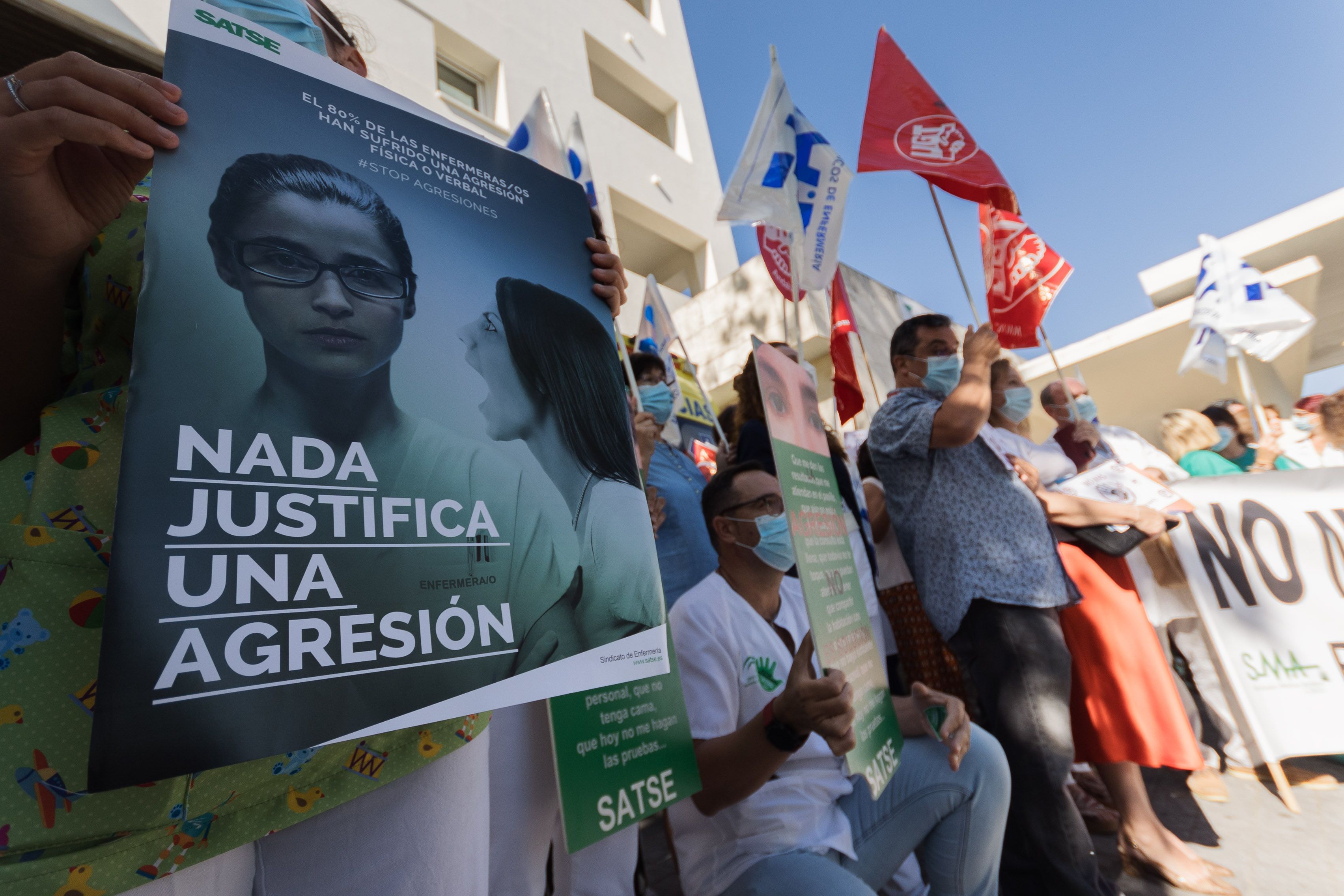Concentración contra las agresiones en el Hospital de Jerez, 
