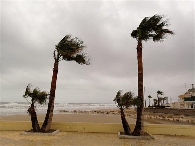 Fuertes rachas de viento en la costa gaditana