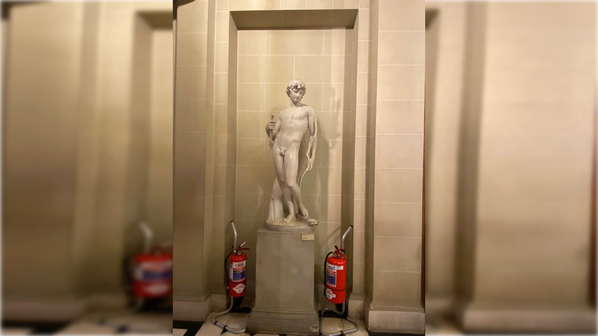 Verano del '22: realidad delirante Museo Nacional de Artes Decorativas.