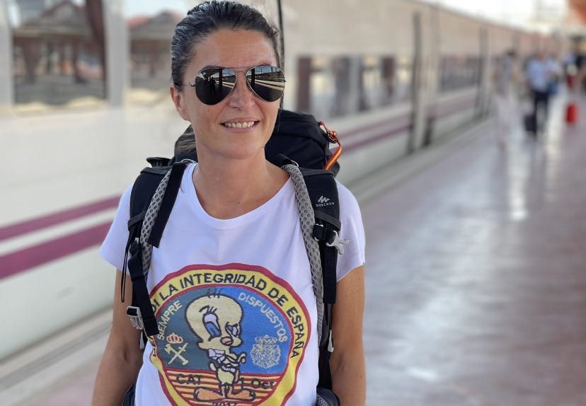 Macarena Olona durante su llegada para hacer el Camino de Santiago.