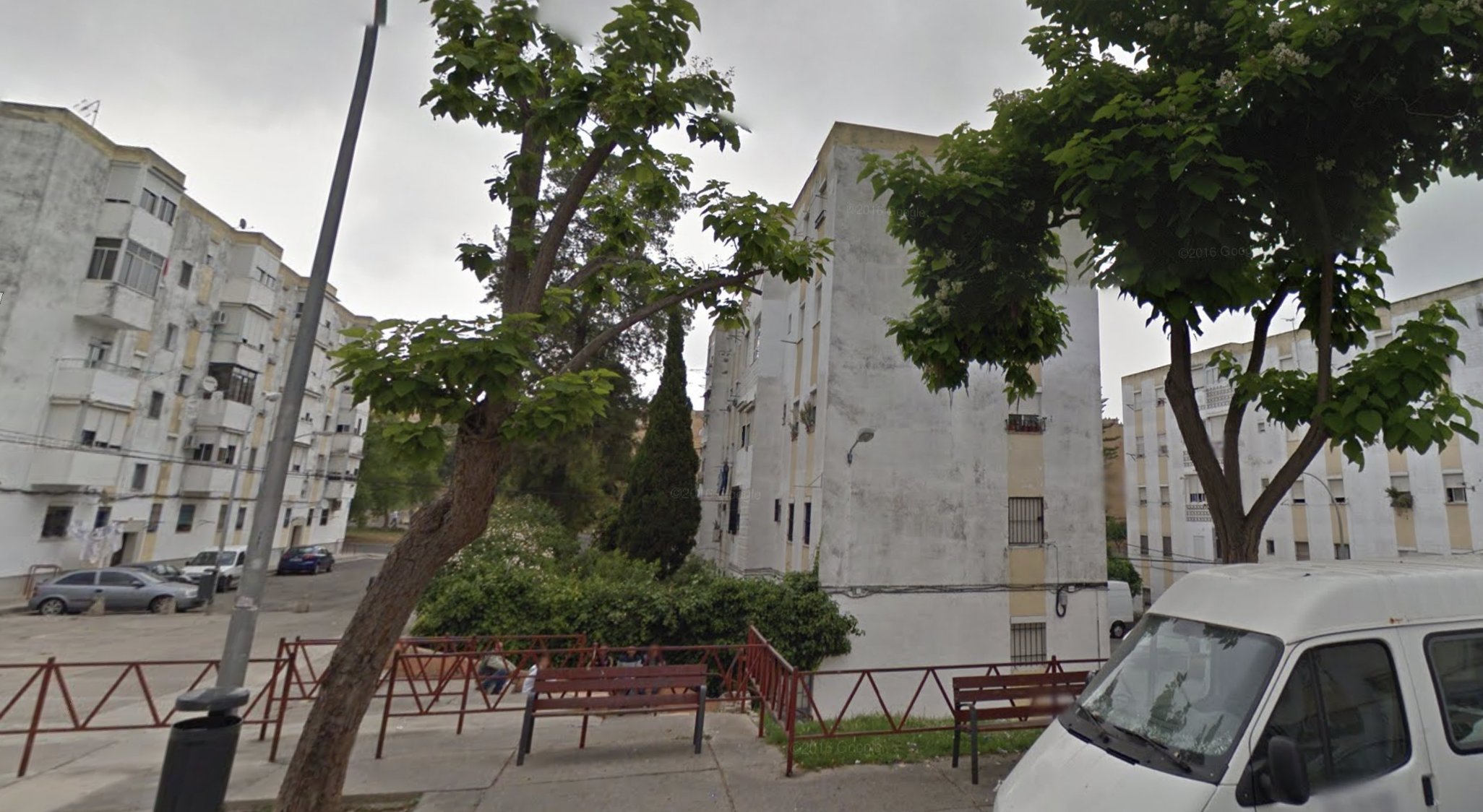 Una tercera planta repleta de cultivos hidropónicos de marihuana en el bloque 40 de San Telmo en Jerez. En la imagen, vista de la barriada en Google Maps.