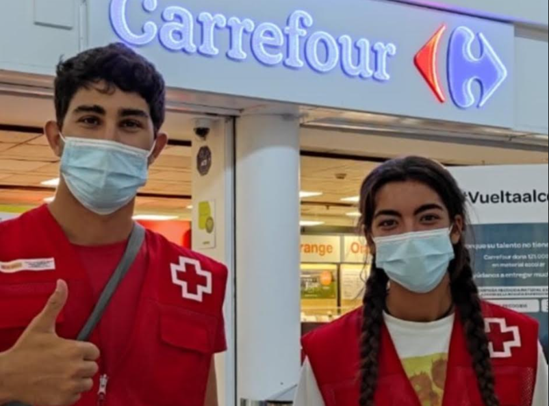 Carrefour y Cruz Roja organizan un año más la vuelta al cole solidaria recogiendo material escolar en distintas localidades de la provincia de Cádiz.