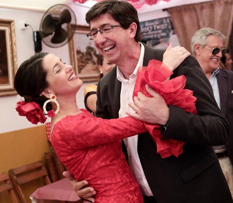 Marín bailando sevillanas con Arrimadas, en una pasada Feria del Caballo. FOTO: Ciudadanos.