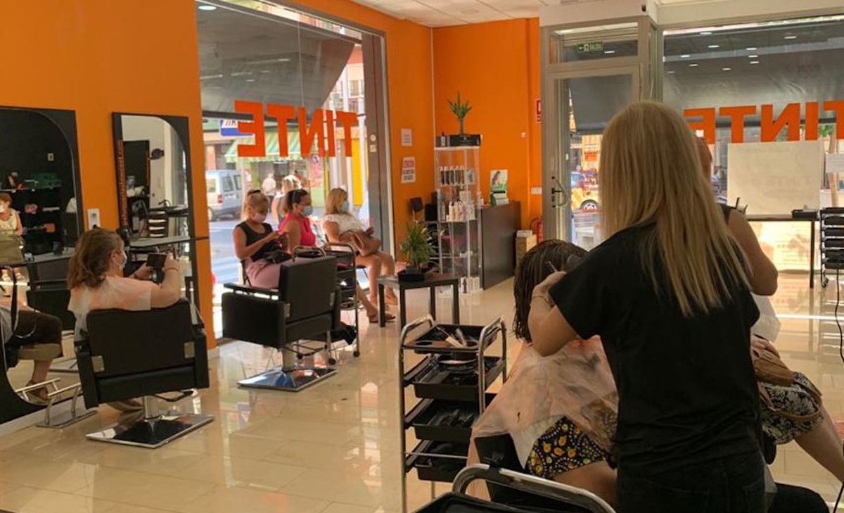 Una peluquería Low Cost en una imagen de archivo.