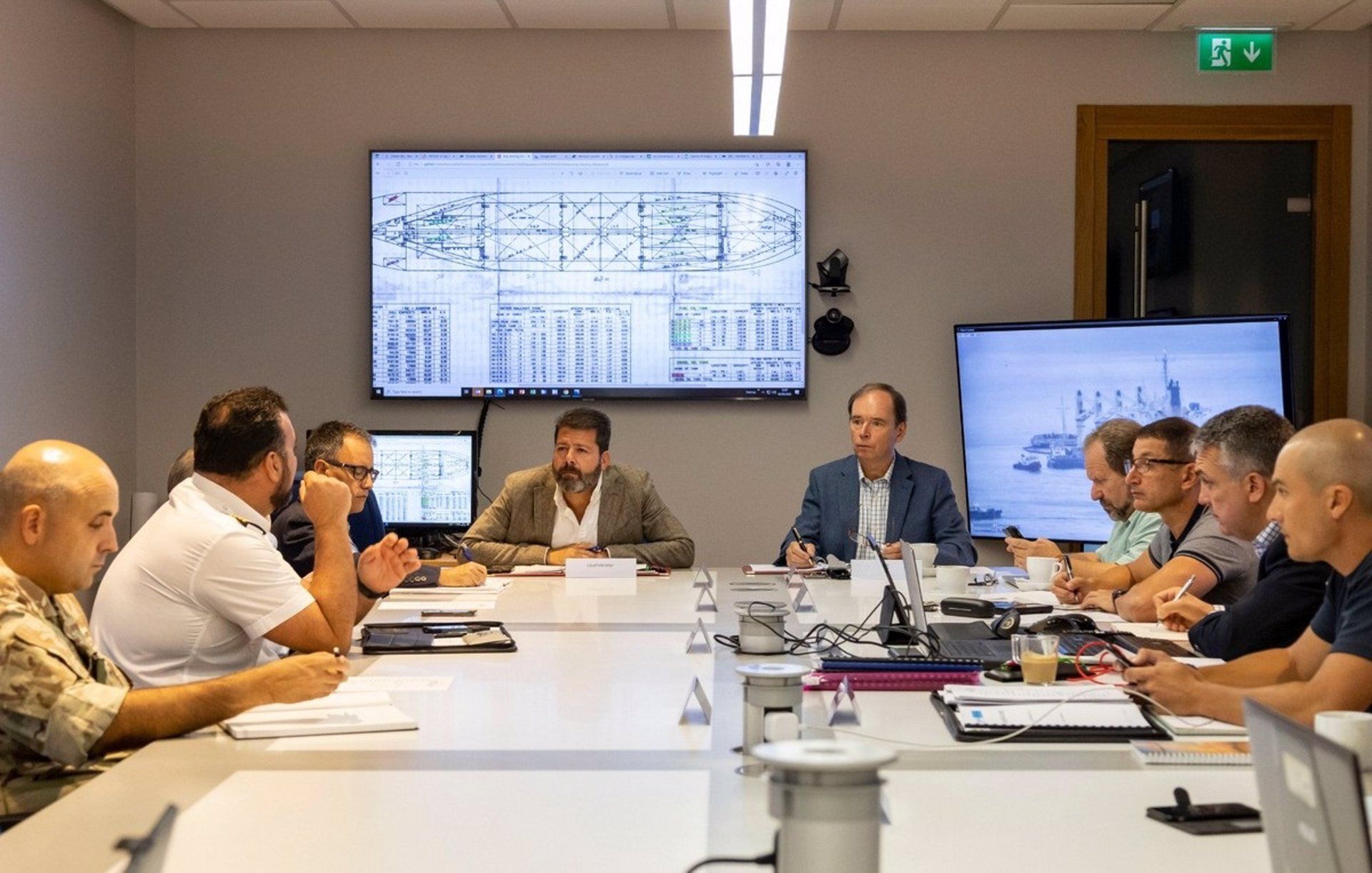 Reunión del Consejo de Contingencia de Gibraltar por el incidente con el buque granelero OS35. GOBIERNO DE GIBRALTAR Reunión del Consejo de Contingencia de Gibraltar por el incidente con el buque granelero OS35. GOBIERNO DE GIBRALTAR