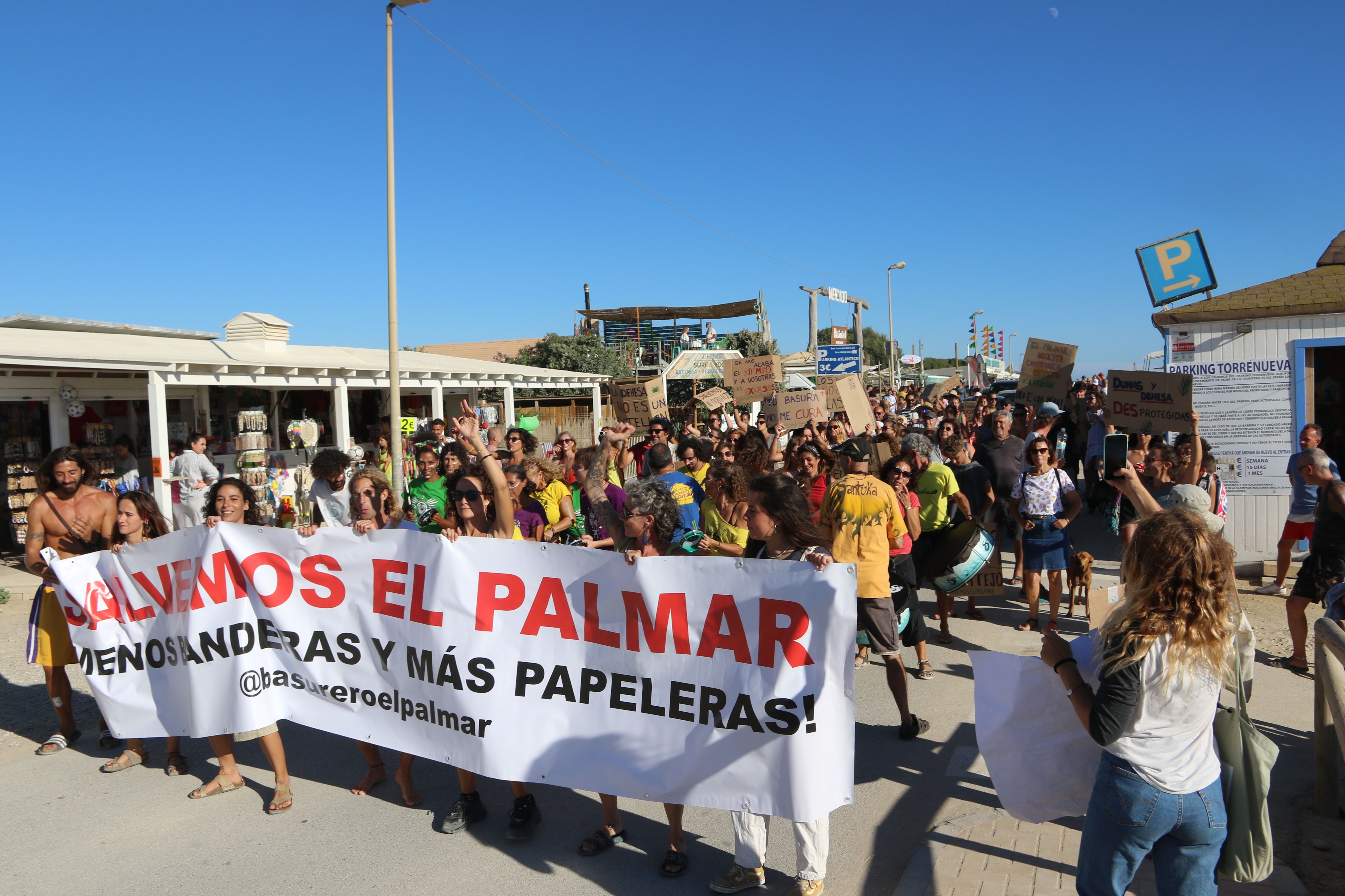 Pancarta que encabezó la concentración.