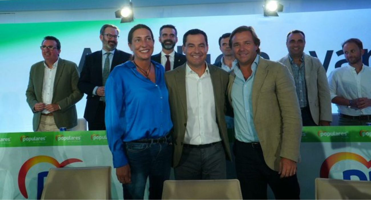 Antonio Repullo, a la derecha de la imagen, junto a Moreno Bonilla y Loles López.