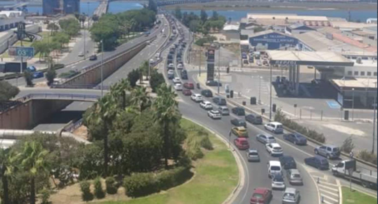 Rotonda de Huelva en la que ha sido localizado un cadáver en avanzado estado de descomposición.