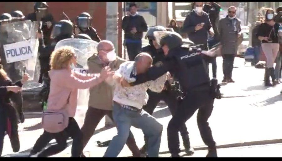 Vicente, el anciano que se enfrentó a los Antidisturbios en la huelga de metal en Cádiz, será juzgado este viernes.