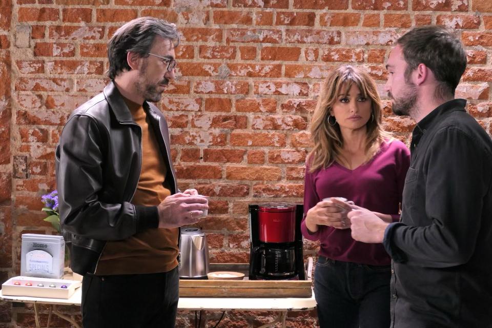 Manolo Gago comparte plano con Penélope Cruz.