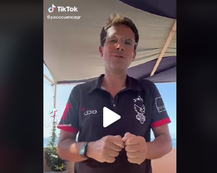 El alcalde de Granada, Paco Cuenca, se une a Tik Tok para acercarse a los votantes más jóvenes.