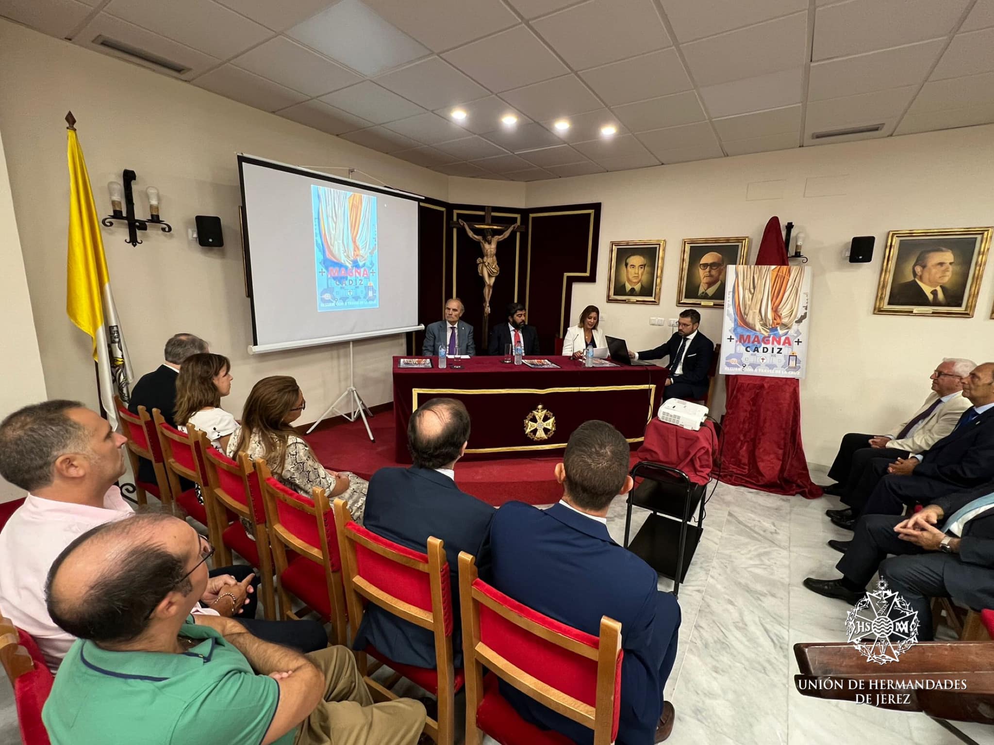 Presentada en Jerez la procesión magna de Cádiz. Un instante del acto en la sede de la Unión de Hermandades.