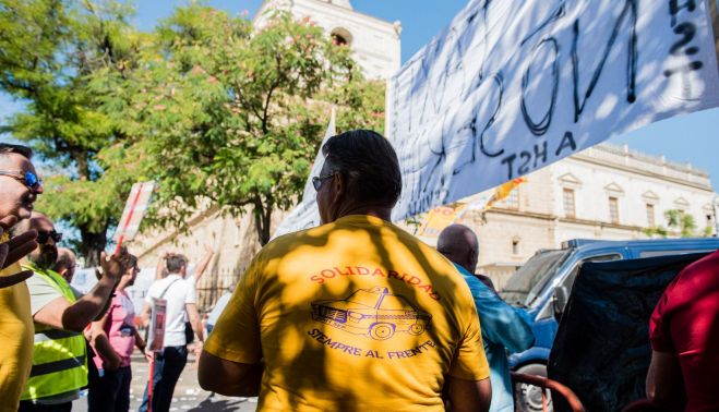 Manifestación del sector del taxi en Sevilla, contra el decreto de los VTC.