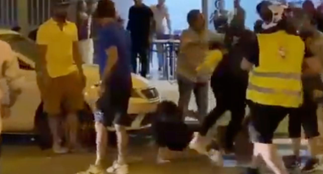 Una imagen de la brutal pelea en una hamburguesería de Málaga.