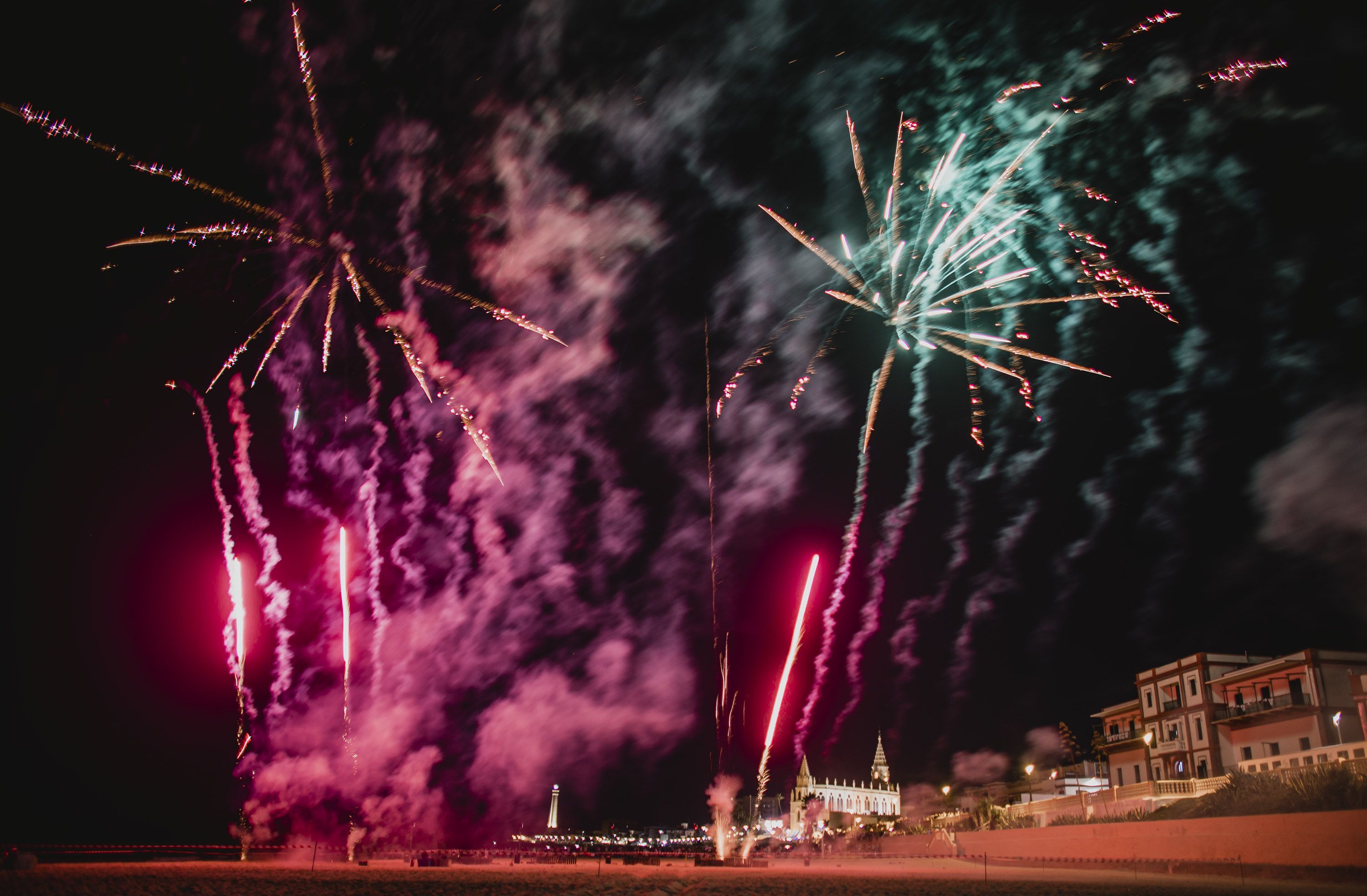 Fuegos artificiales en honor a la Virgen de Regla, en Chipiona 11