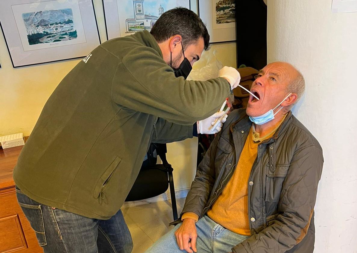 Toma de muestras en la sede de Mancomunidad en Villamartín.