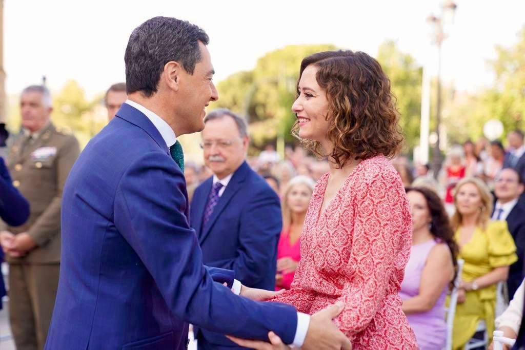 Isabel Díaz Ayuso, presidenta de Madrid, junto al presidente de la Junta de Andalucía, Juan Manuel Moreno.