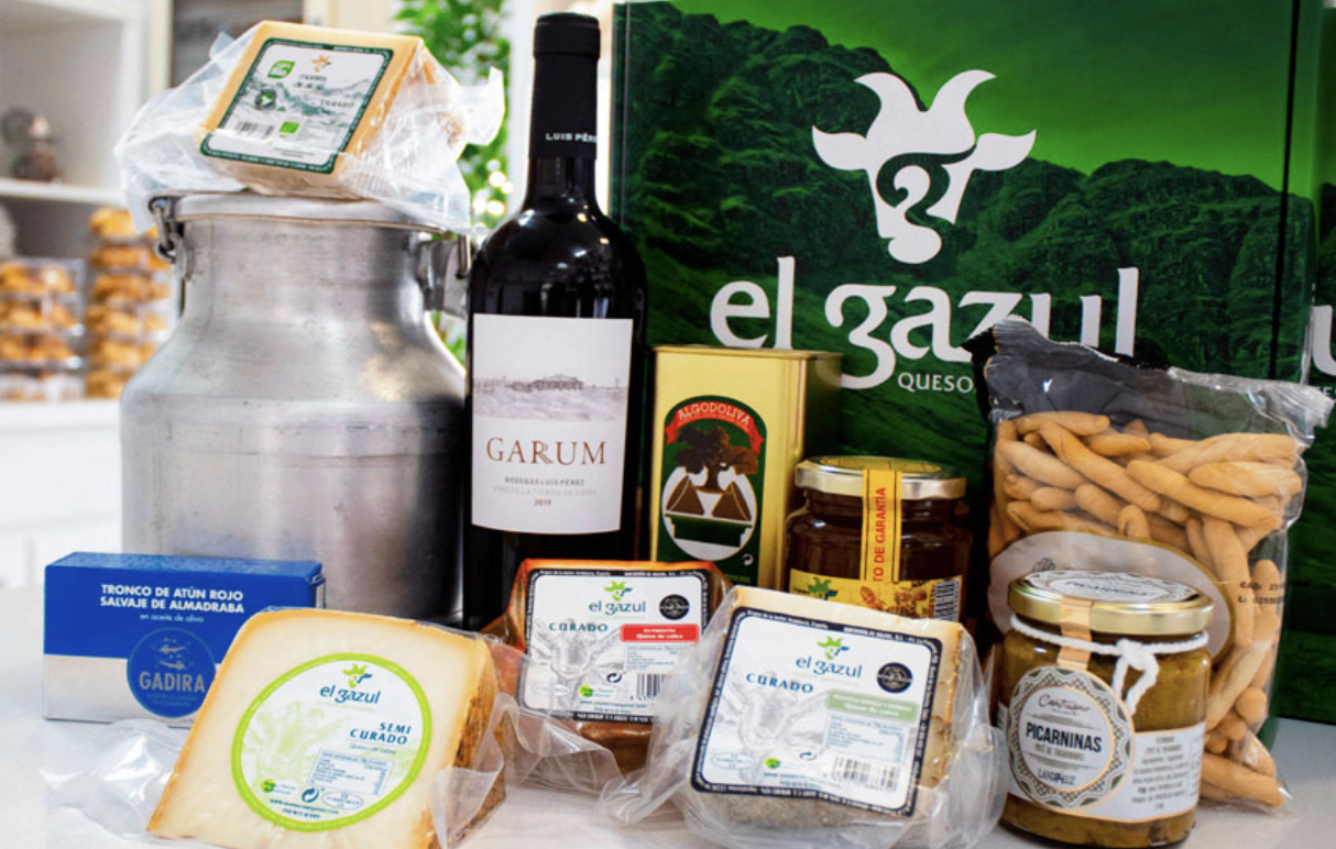 Imagen de la cesta de productos que ofrece la quesería El Gazul.
