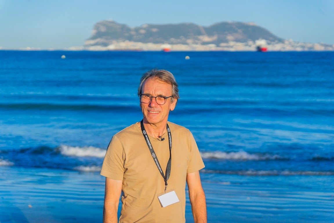 Steve Allen, creador y manipulador de marionetas para Barrio Sésamo o Fraggel Rock. FMV